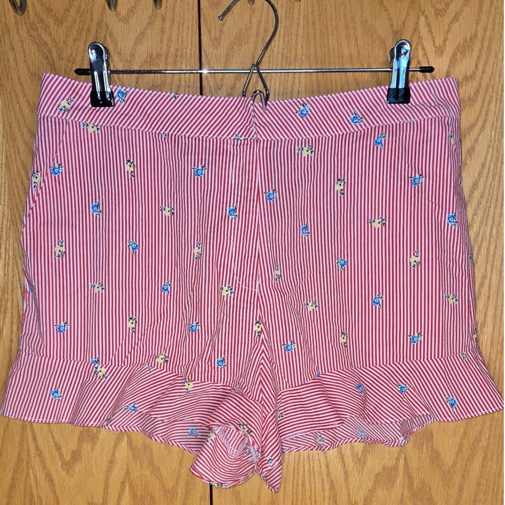JOA Just One Answer Red White Striped Floral Ruffle Shorts Large High Waisted